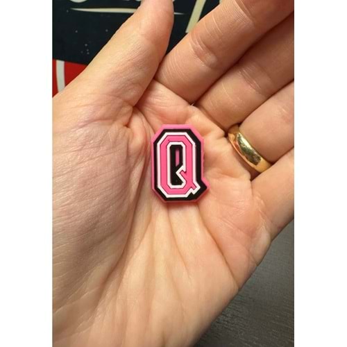 Terlik Süsü/Pembe Q Harfi